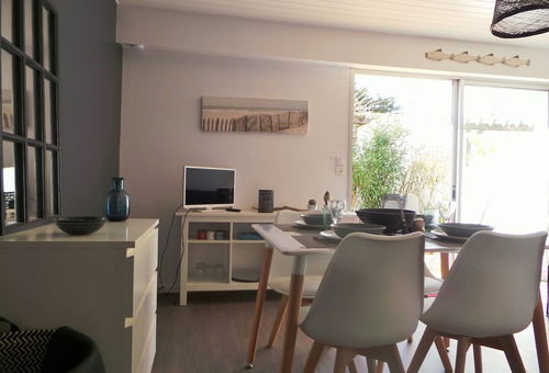 Studio avec terrasse privée proche de la plage et des commerces -...