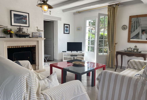 Maison située dans un bel environnement, avec jardin, proche la plage et des...