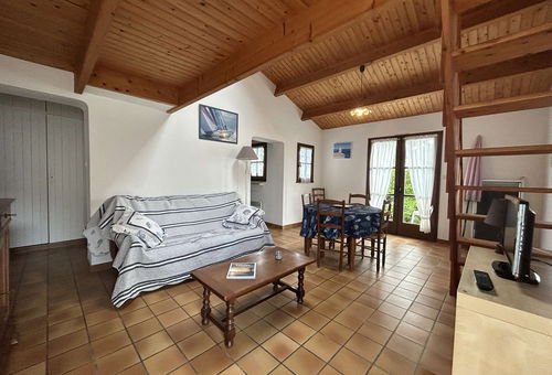Maison avec jardin clos et à 1200m de la plage des Sableaux, proche des...