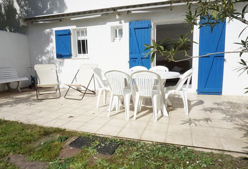 House with enclosed garden, close to the beach and shops - La Guérinière