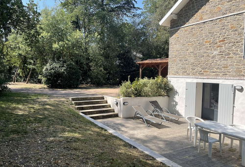 Beautiful stone property set in woodland, close to the beach - Noirmoutier en...