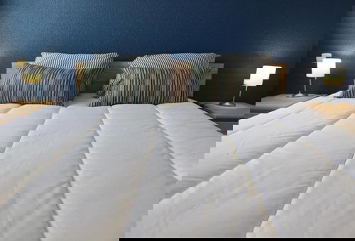 Beautiful flat overlooking Lac des Minimes, close to the beach and shops - La...