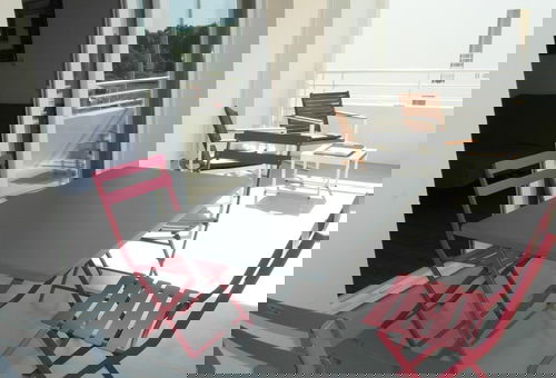 Apartment located in the heart of the Minimes district, close to the beach...