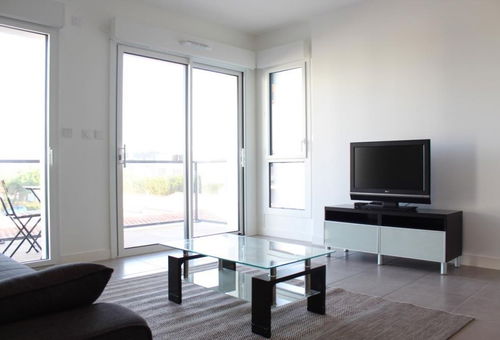 Beautiful apartment ideally located, close to the marina, shops and beach -...