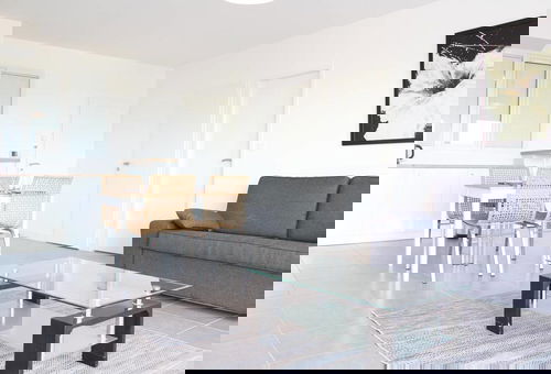 Beautiful apartment ideally located, close to the marina, shops and beach -...