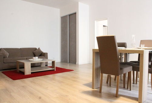 Beautiful apartment ideally located on the old port, close to the beach and...