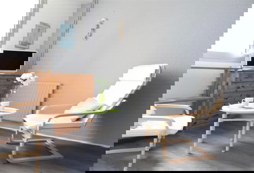 Flat opposite the marina and at the foot of the beach - La Roch