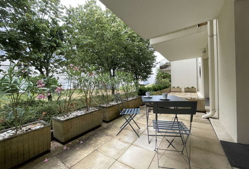 Flat located in the heart of the Minimes district of La Rochelle and close to...