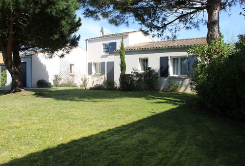 Villa With Enclosed Garden in Saint Georges D&#39;oleron