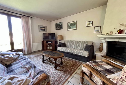 Maison situé dans un village au calme, proche de la plage et des commerces -...