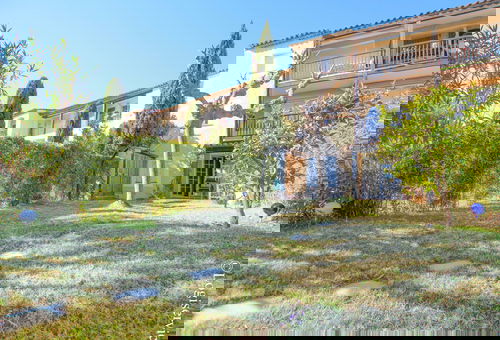 In a quiet and secured area of Port Grimaud II, in the heart of the Golfe of...