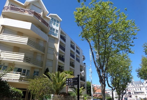 Cet appartement lumineux de 64 m², pouvant accueillir jusqu'à 5 personnes,...
