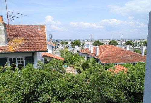 Située face au charmant petit port, cette maison de 100 m² récemment rénovée...