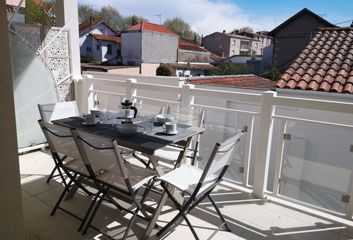 Appartement moderne classé 3* de 70m², entièrement rénové et meublé, situé au...