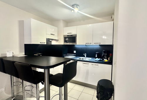 Apartment with terrace and parking in the Suquet district