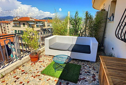 Completely renovated apartment with one bedroom in a luxury building...
