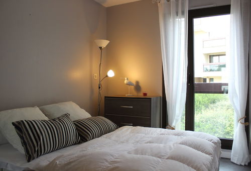 Charming flat ideally located in the heart of Les Minimes, opposite the port...