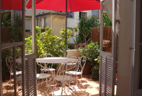 A G Terrasse Mistral Grimaldi Prom' Anglais