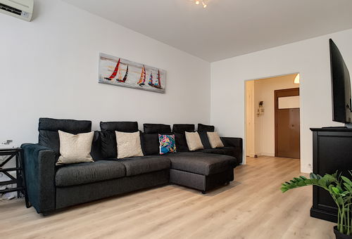 A beautiful spacious one bedroom apartment.