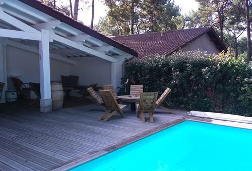 AN IDEAL VILLA FOR HOLIDAYS IN FAMILY. CLOSE SHOPPING AND ALL THE PROPOSED...