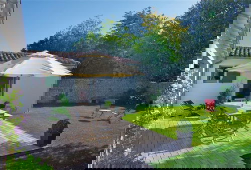 Pleasant village house near the beach and quiet in La Flotte