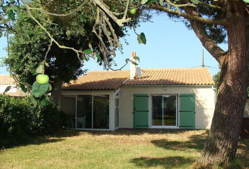 House in a peaceful area, with garden and close to the city center