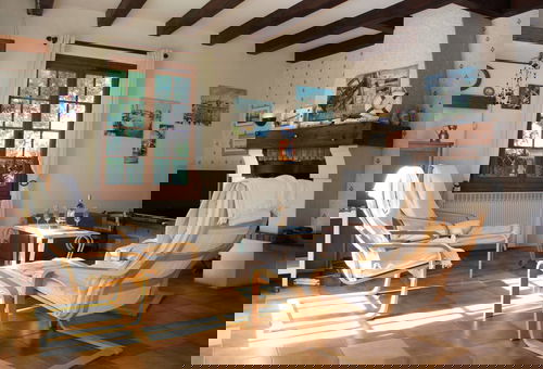 Maison spacieuse avec terrasse agréable, parking.