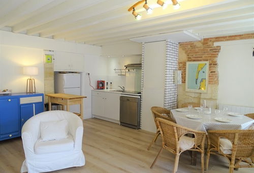 Séjournez dans cette jolie villa Arcachonnaise, calme et confortable, avec un...