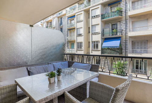 Apartment 2 bedroom Nice