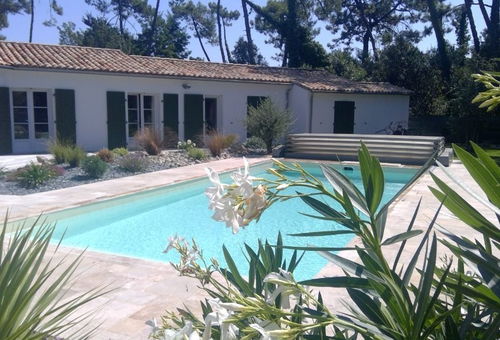 Jolie villa située dans la pinède