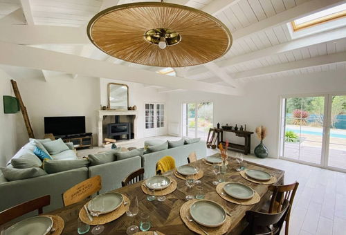 Pretty villa located in the pine forest