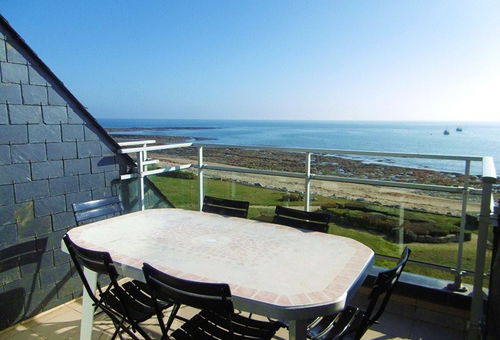 Très belle vue mer pour ce duplex situé au 2ème étage dans une résidence, à...