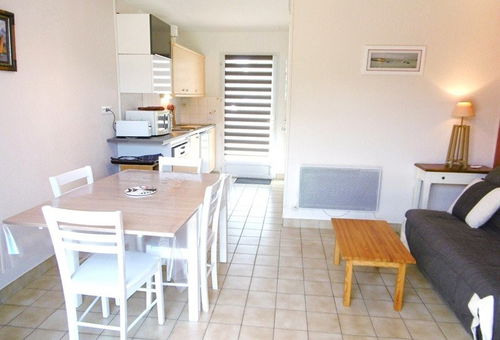 Maisonette with an enclosed garden 200 m from the beach and shops at St...