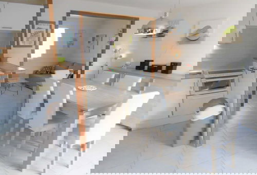 Nice renovated house  located in a residence 200 m from the beach and shops...