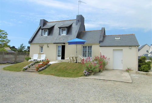 Nice Breton house very neat located in a quiet impasse with garden 500 m from...