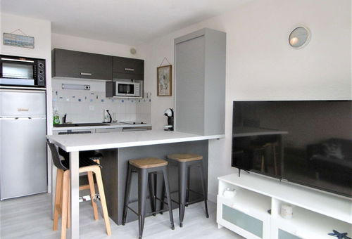 Nice apartment on the ground floor with terrace 500 m from the beach by a...