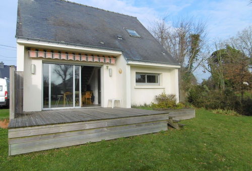 Detached house with garden in a quiet location near the small beach of Logeo,...