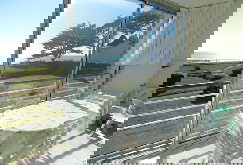 Beautiful sea view for this apartment with loggia located in a residence with...