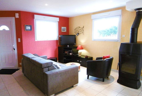Recent house with garden located in a cul-de-sac 500 m from the beach and...