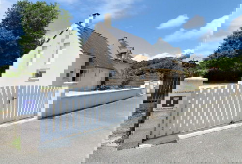 Neues Haus mit Garten in einer Sackgasse, 500 m vom Strand entfernt und …