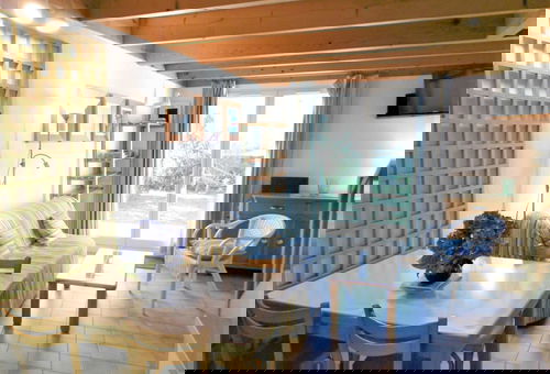 Hübsches kleines Haus mit umzäuntem Garten in einer Residenz, 200 m vom......