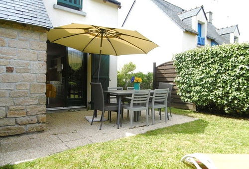 Ferienhaus mit umzäuntem Garten in einer Residenz, 200 m vom Zentrum entfernt.