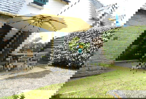 Holiday home with enclosed garden located in a residence 200 m from the beach...