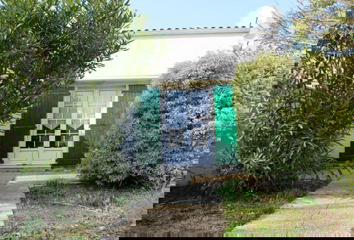 Maison dans petite résidence intimiste, à proximité de la plage.