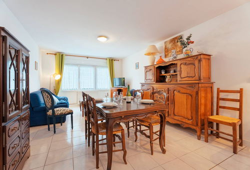 Carnac, midway from the beach and the village, 3-room apartment
