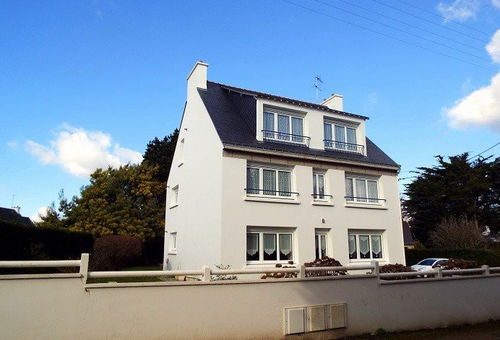 Carnac, midway from the beach and the village, 3-room apartment