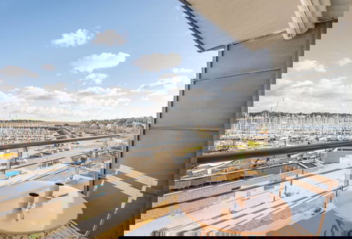 La Trinité Sur Mer, facing the port and shops closeby, beautiful 2-room...