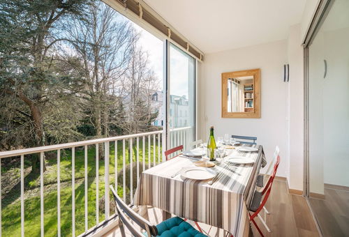 La Trinité sur Mer, direct access to the port and shops nearby, large 3-room...