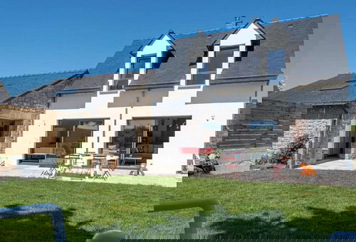 Carnac, 500m from the beaches of Men Du and Beaumer, beautiful 4-rooms villa,...