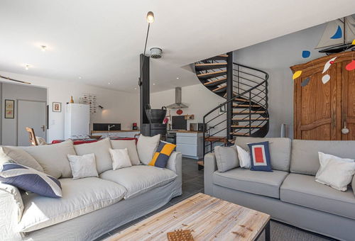 Carnac, 500m from the beaches of Men Du and Beaumer, beautiful 4-rooms villa,...